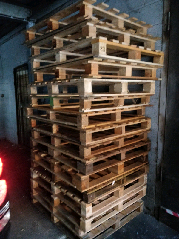 Free pallets 16 UK size in Hull, East Yorkshire Gumtree