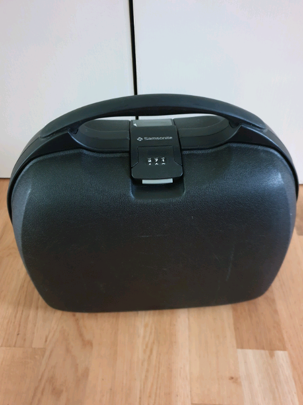 ** REDUCED TO GO **Samsonite hard shell vanity case in Colinton