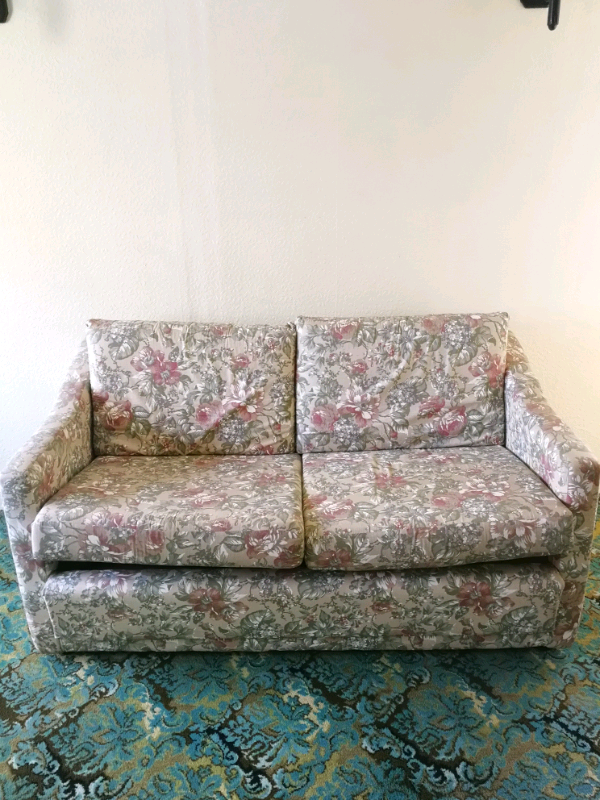 Floral small sofa bed in Stirling Gumtree