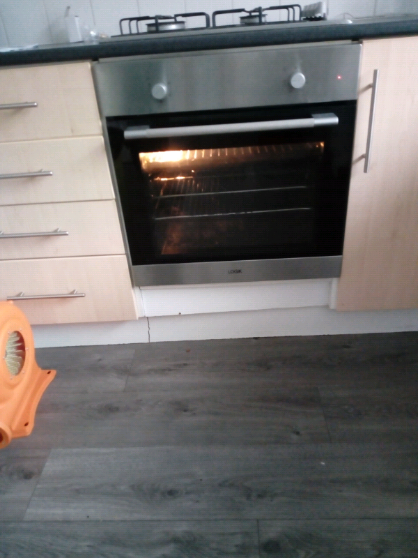 Integrated Electric Oven and Gas Hob. in Sunderland, Tyne and Wear