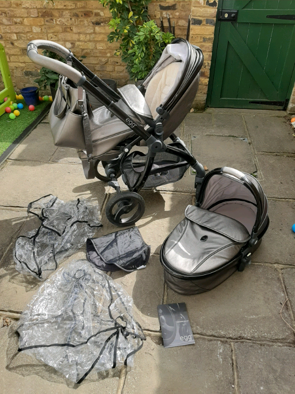 Egg travel system Titanium Carrycot & stroller with all accessories