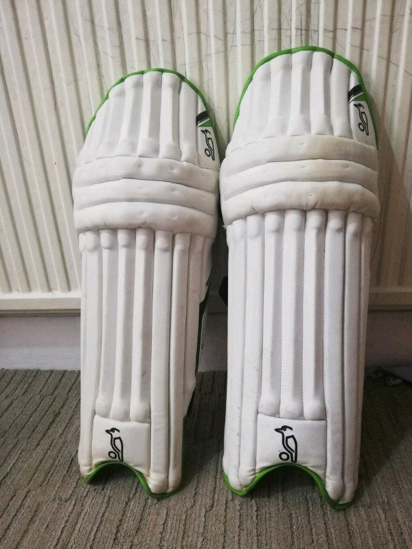 Cricket pads in Ilford, London Gumtree