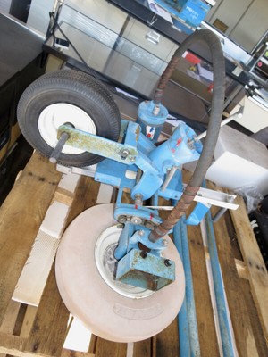 Jugs Football Passing Throwing Machine, Kick-Off, Punt Practice Catch Pitching