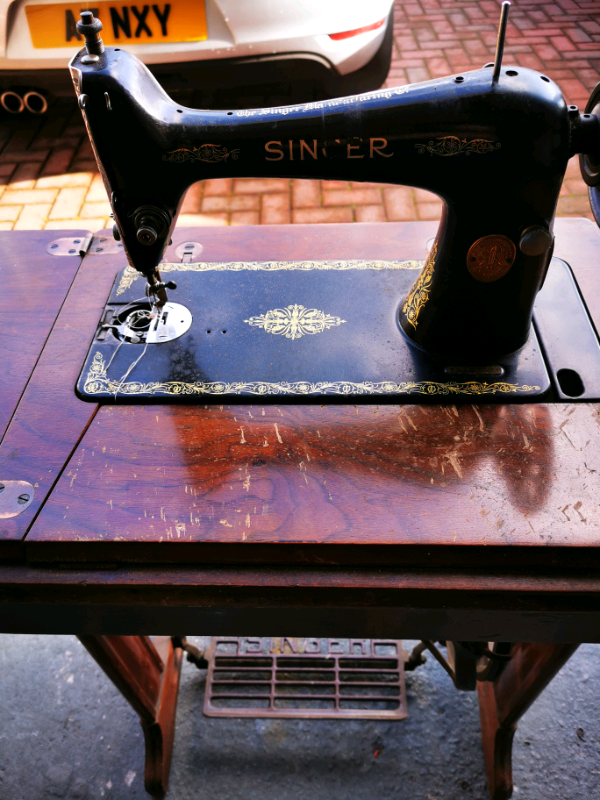 2 X vintage Singer sewing machines in Glasgow Gumtree