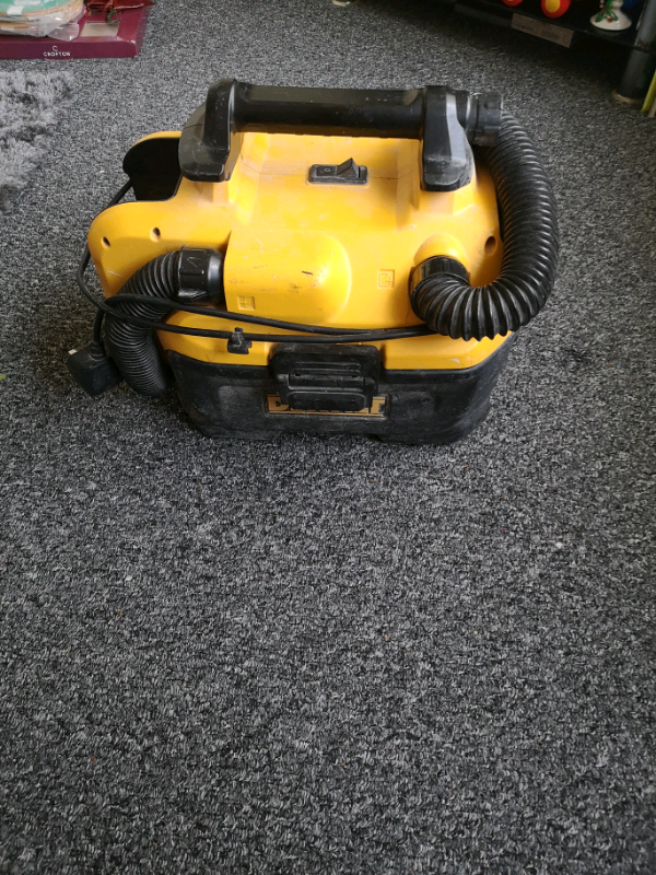 Dewalt dcv582 hoover in Manchester Gumtree