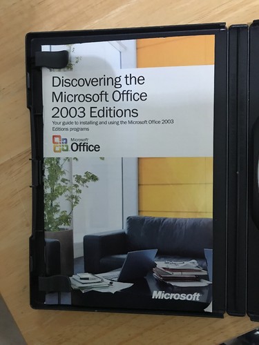 Microsoft Office Student and Teacher Edition 2003 w/Key