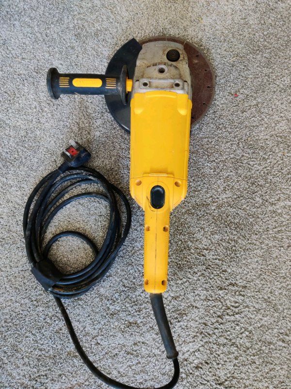 DeWalt D28415GB 9" 240V angle grinder in Hove, East Sussex Gumtree