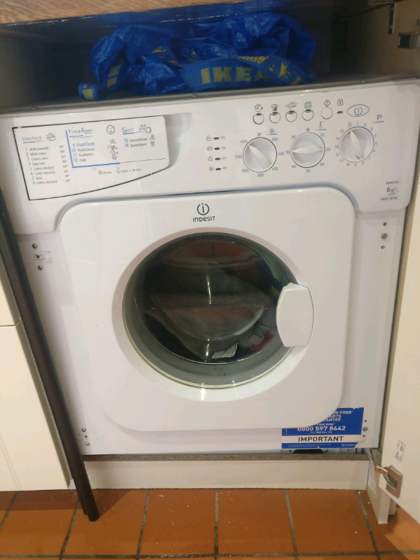 Integrated washing machine Indesit IWME146 read description in