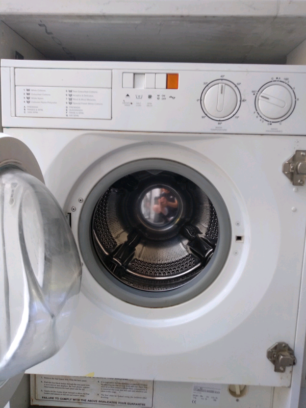 Fully integrated washing machine perfect working order Can Deliver