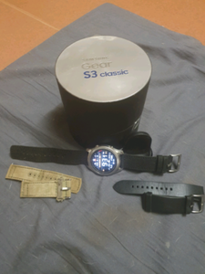 Samsung Gear s3 Classic Bluetooth + wireless pods | Other Phones | Gumtree Australia Cairns City