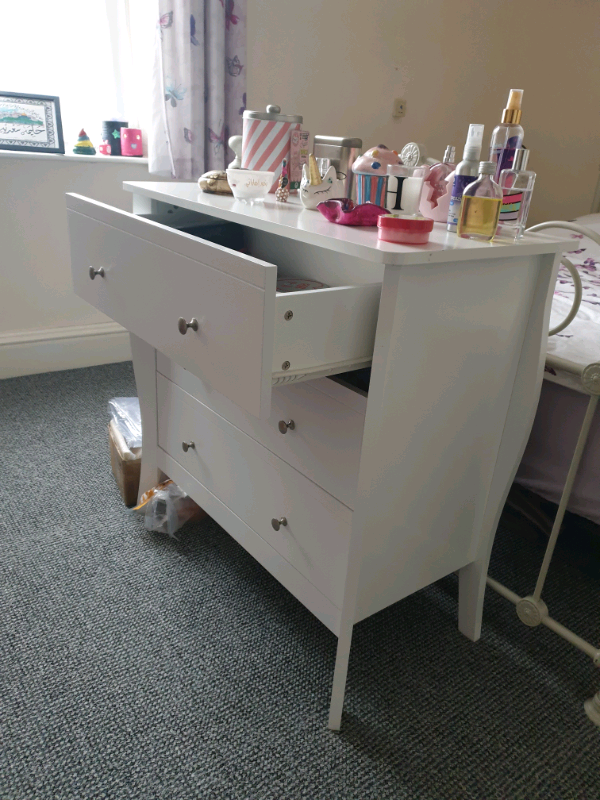 White dressing table and 2 matching bedside tables in Bradford, West