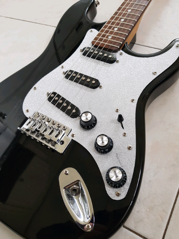 Black full size electric guitar | in Quedgeley ...