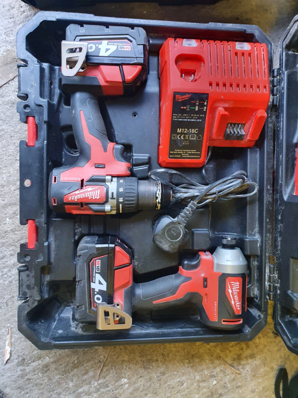 Milwaukee brushless impact driver and drill set 2x 4ah battery's in