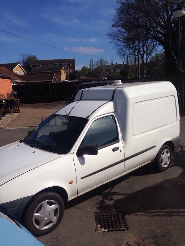 Ford fiesta courier