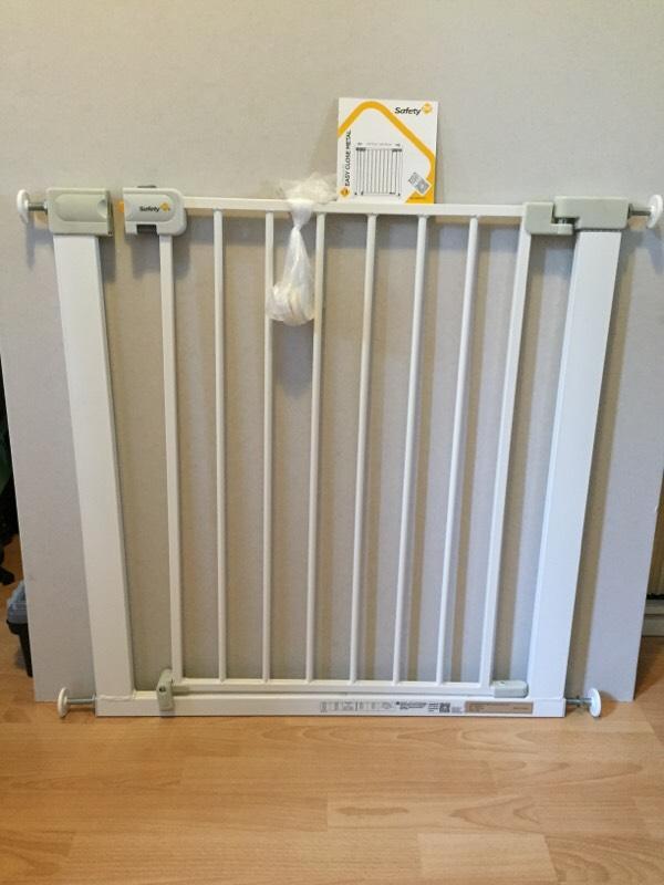 Safety 1st metal baby safety stair gate. 4 point pressure fit. in