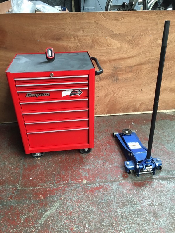 Snap on tool box fully loaded and blue point 2 ton floor jack in