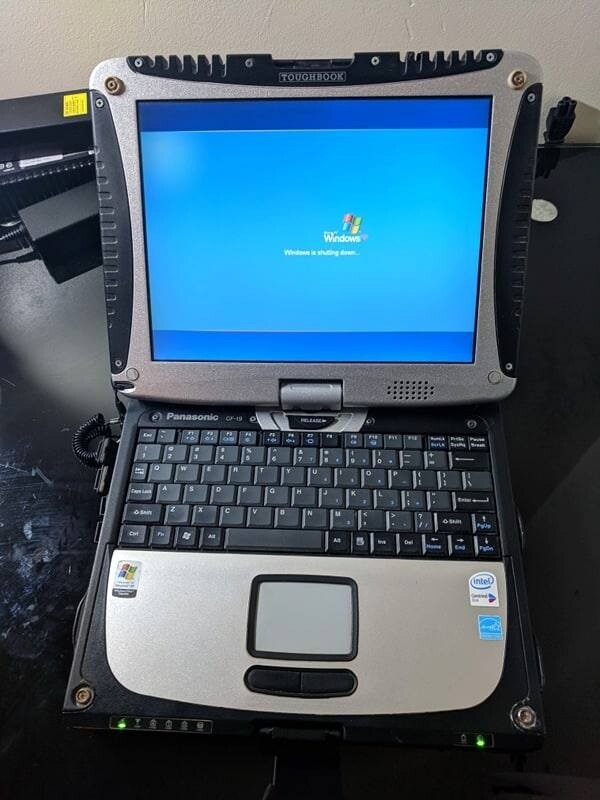 Panasonic CF19 fully working windows xp fully working TOUGHBOOK in