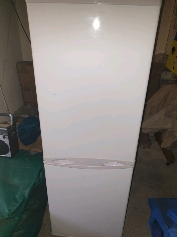 White tesco fridge freezer in Dundee Gumtree