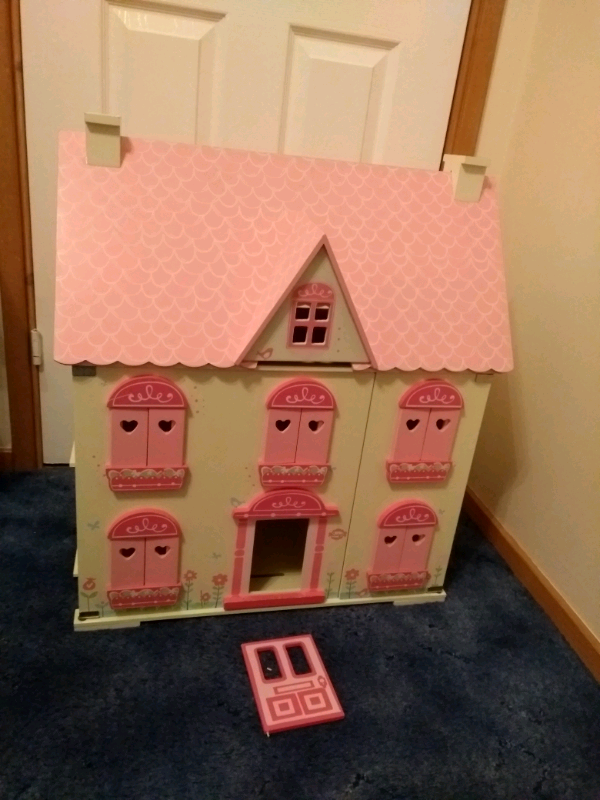 Early Learning Centre Rosebud Dolls House in Bathgate, West Lothian