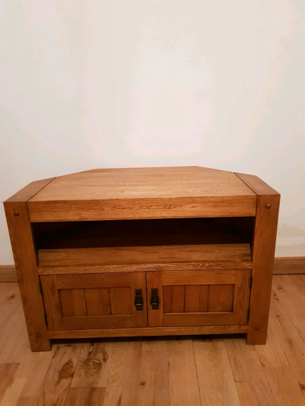 Solid Oak Corner Tv Unit Restored Condition In Maldon Essex