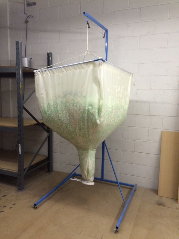 Flowpack hopper loose fill dispenser for packing / packaging stations