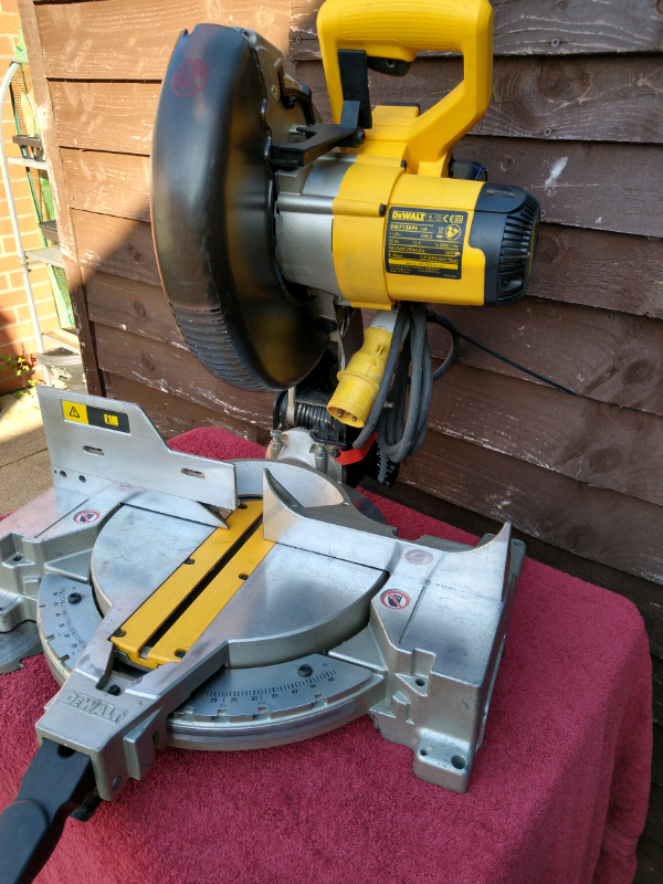 DeWalt 10inch mitre/chop saw with shadow line cut in Darwen