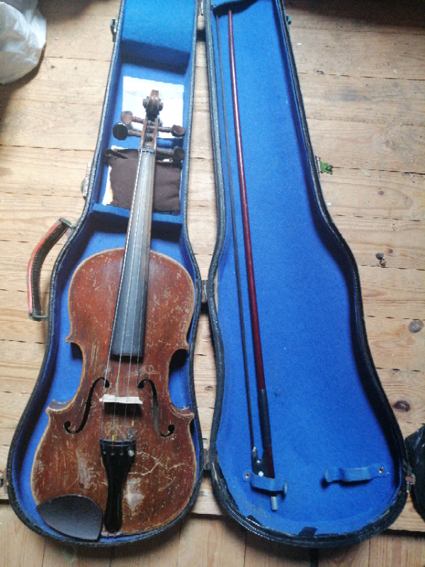 Old violin in Dundee Gumtree