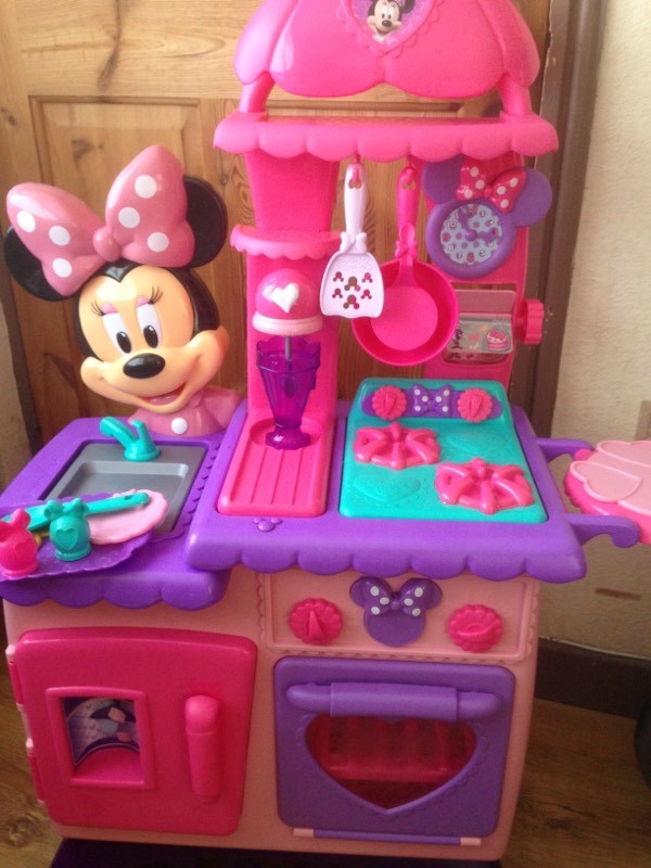 Minnie Mouse Flipping Fun Kitchen In Beddau Rhondda Cynon