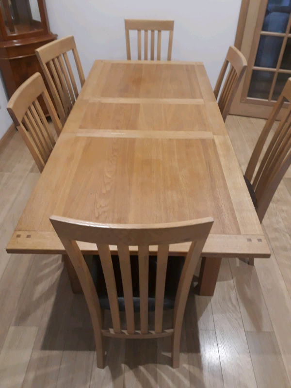 SOLD - Large oak dining room table and 6 chairs | in Milngavie, Glasgow