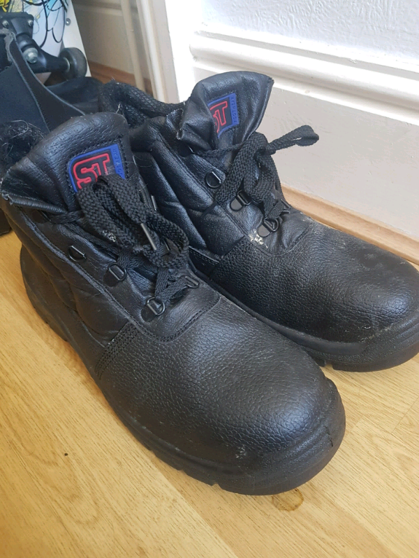 Men's steel capped hospitality boots in Splott, Cardiff Gumtree