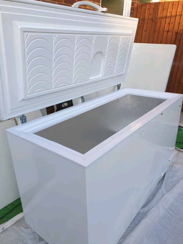 Super large commercial chest freezer, excellent/clean in Warminster
