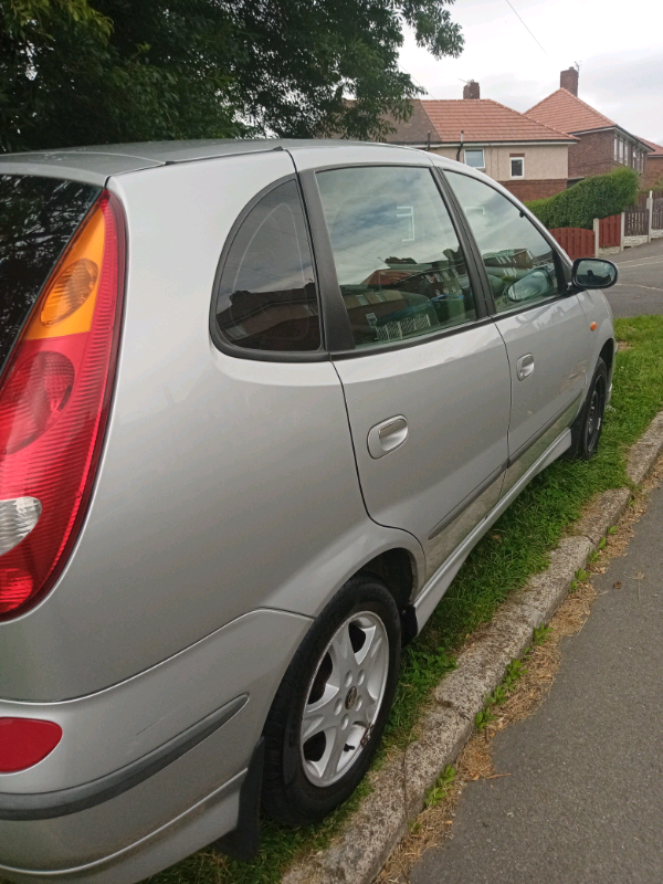 Nissan almera 2002