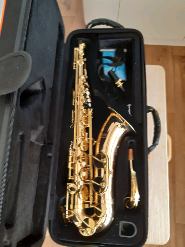 Sakkusu **REDUCED **Deluxe tenor saxophone in Wrexham Gumtree