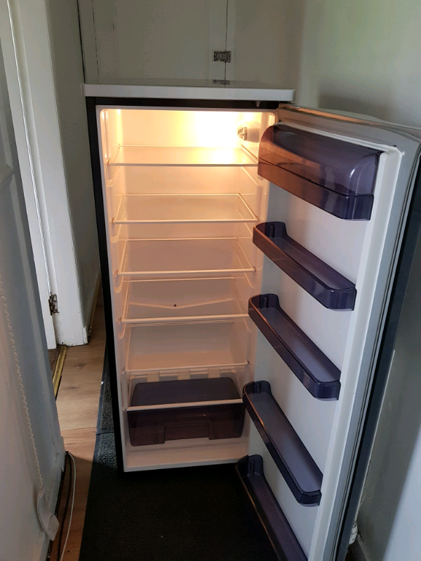 Black swan fridge in Aberdeen Gumtree