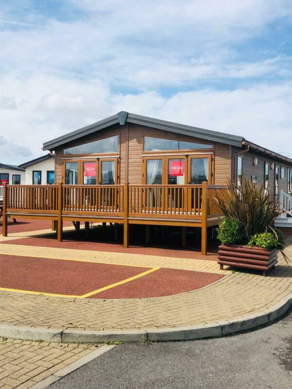 Luxury lodge for sale at Amble Links, top of the range, beautiful Northumberland in Amble