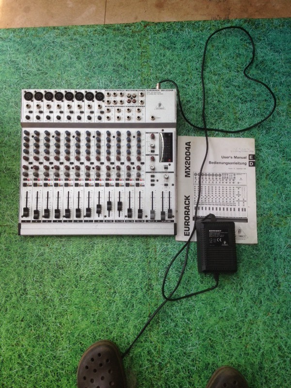 Behringer eurorack mx2004a mixer