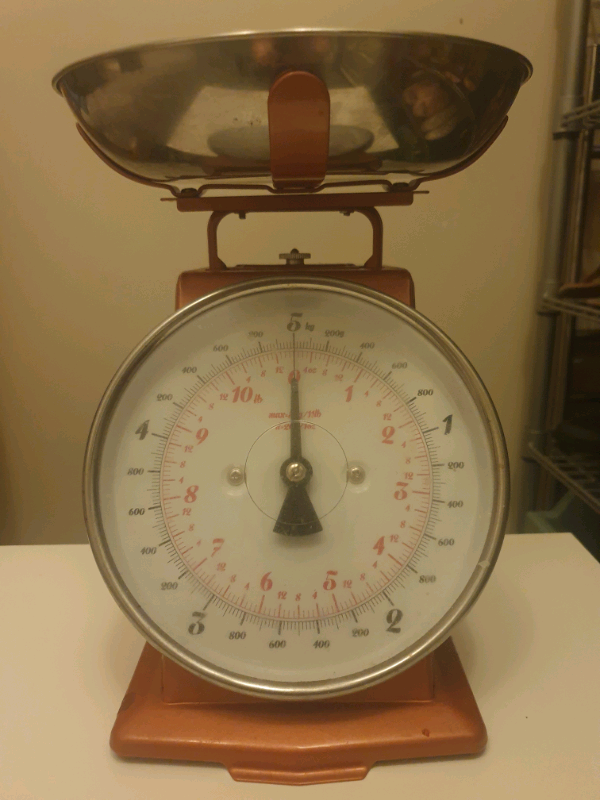 Weighing scales. Rose gold. Copper. Kitchen scales in Wootton