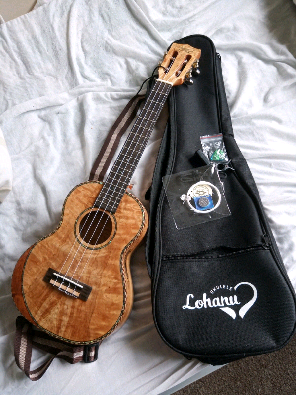 (reduced for quick sale) LOHANU ELECTRO/ACOUSTIC TENOR UKULELE in