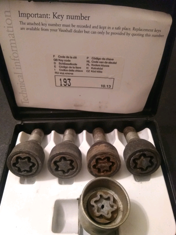 Vauxhall locking wheel nut set Corsa Vectra zafira in Sighthill, Edinburgh Gumtree