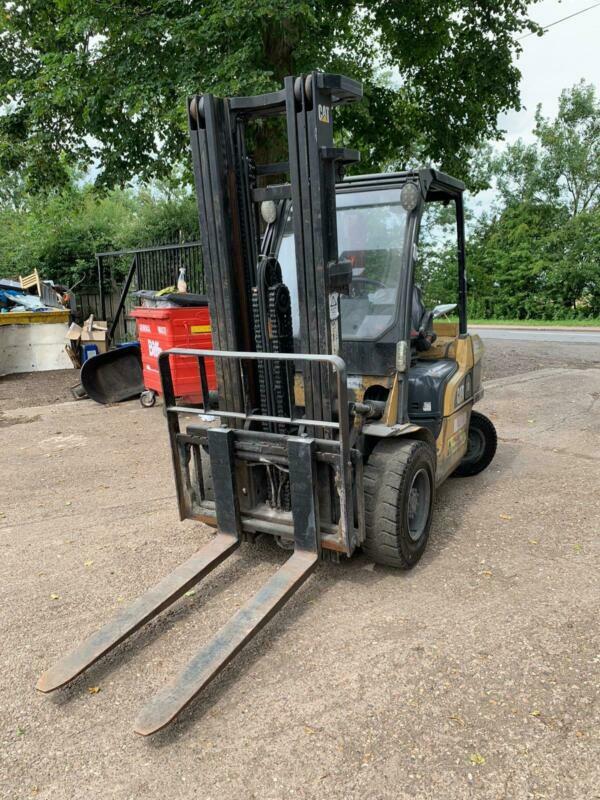 2011 CATERPILLAR DP30N FORKLIFT in Melton Mowbray, Leicestershire