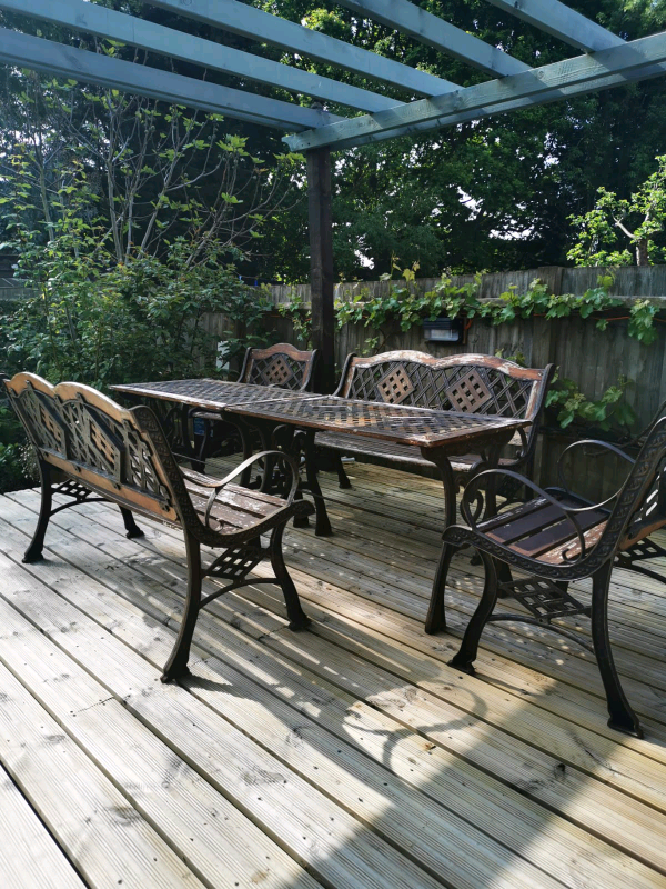 Garden Table and Chair Set Cast-iron Good Quality | in Harrow, London