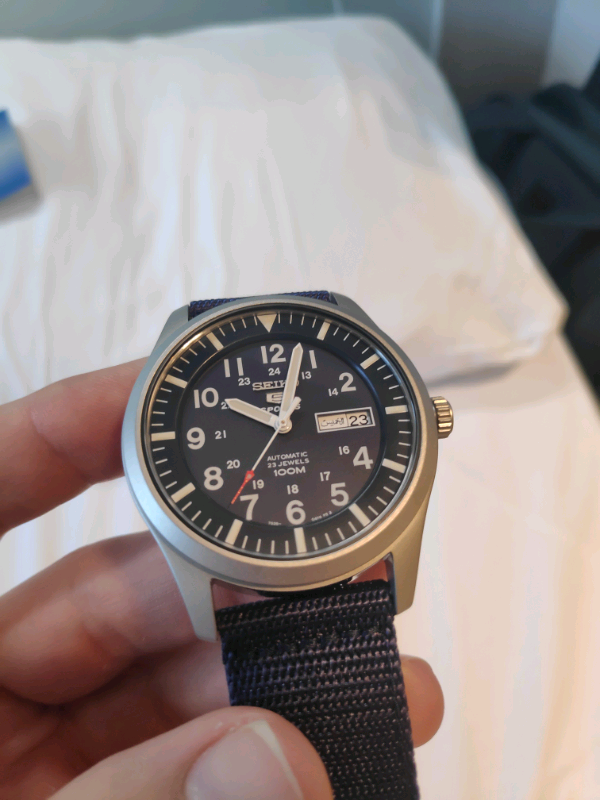 seiko 5 arabic day date