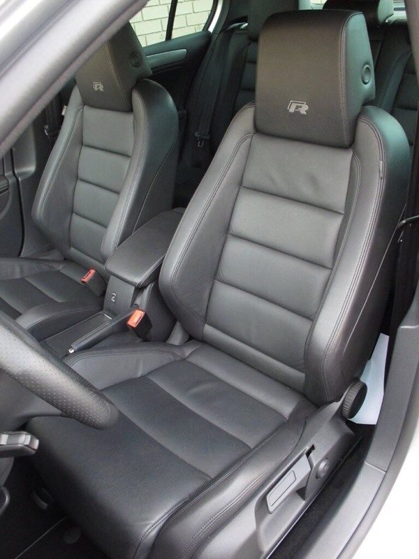 VW GOLF R MK6 LEATHER SEATS WITH DOOR CARDS in Whitechapel, London