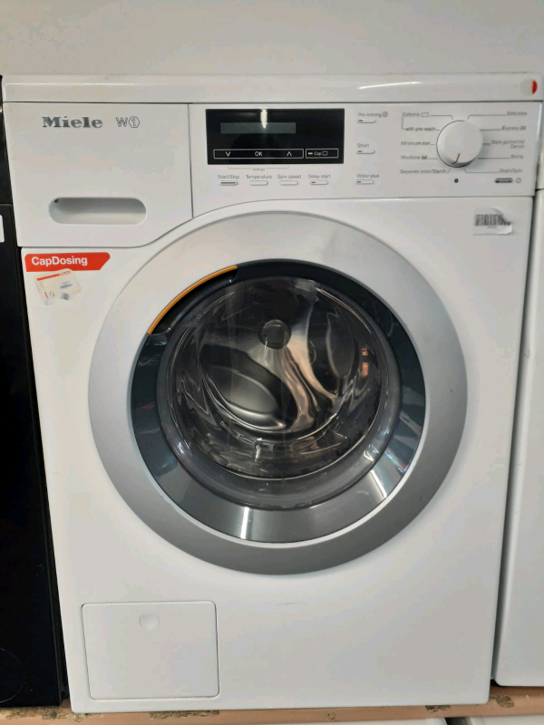 White miele 8kg load washing machine | in Sheffield, South Yorkshire