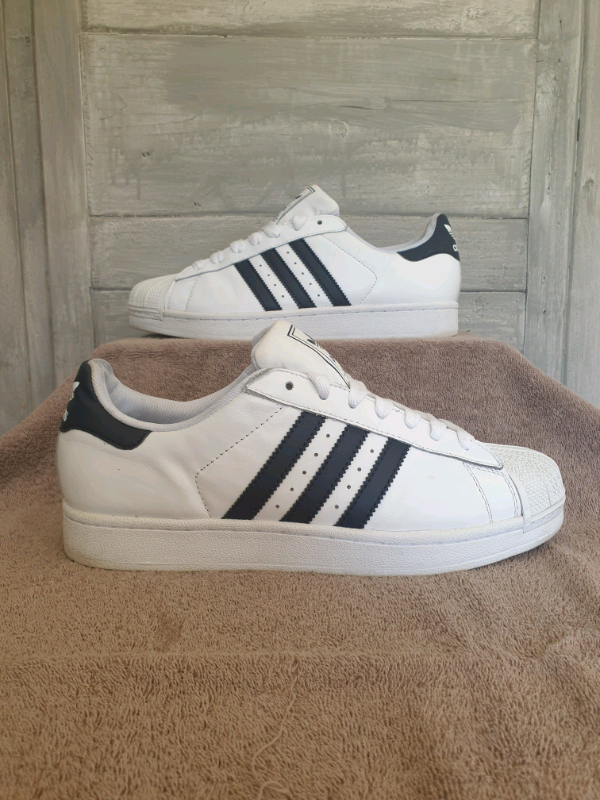 white shell toe adidas toddler
