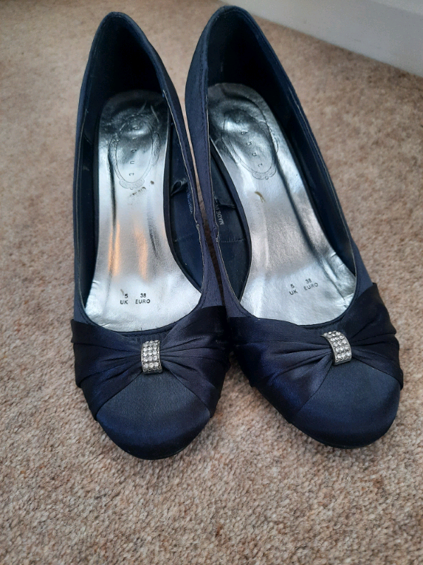 satin shoes that can be dyed