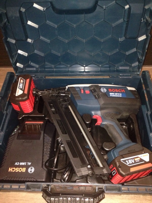 NEW BOSCH GSK 18VLI 18v Finishing Nail Gun 2 x 4.0Ah. ( makita dewalt