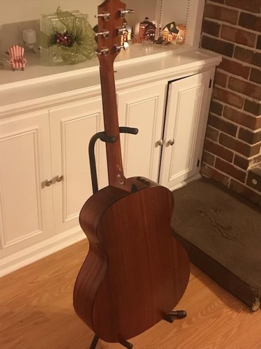 Taylor 100 114e Acoustic/Electric Guitar