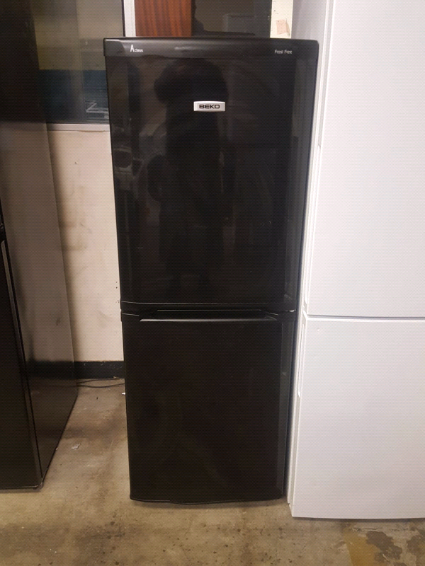 BLACK BEKO MEDIUM SIZE FRIDGE FREEZER FROST FREE In Derby Derbyshire 
