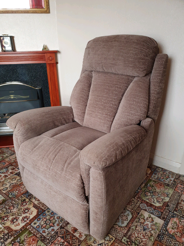 Rise and recline electric chair in BarrowinFurness, Cumbria Gumtree